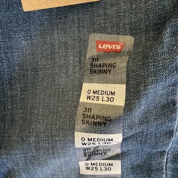 Levi’s  Ripped Shaping Skinny Jeans - Picture 4 of 6
